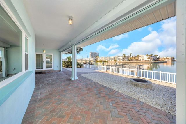 1445 COREY WAY S, South Pasadena, FL 33707