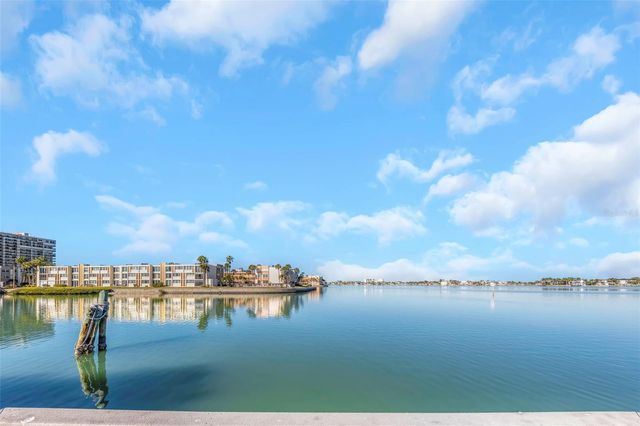 1445 COREY WAY S, South Pasadena, FL 33707