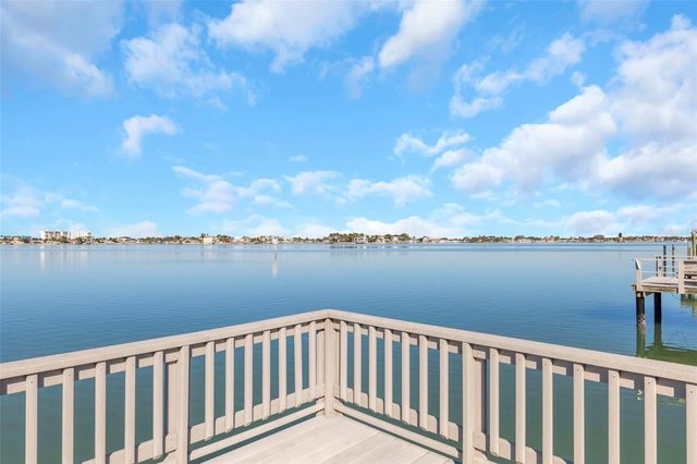 1445 COREY WAY S, South Pasadena, FL 33707