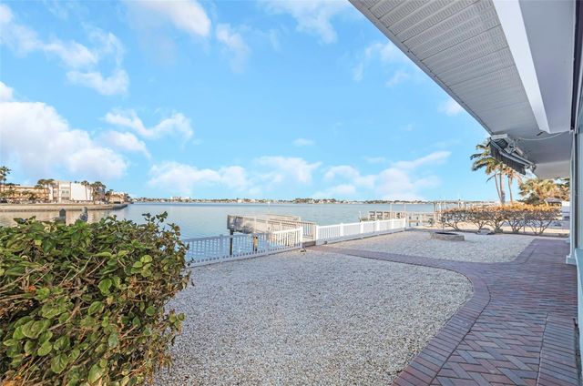 1445 COREY WAY S, South Pasadena, FL 33707