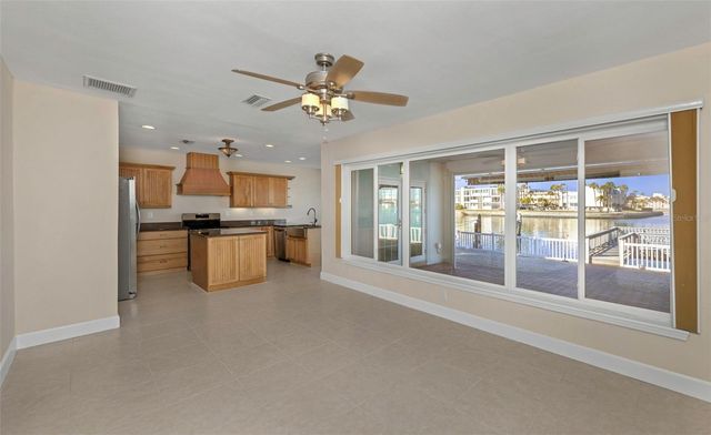 1445 COREY WAY S, South Pasadena, FL 33707