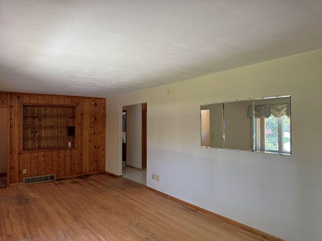 4529 E Palakwia Drive, Janesville, WI 53546