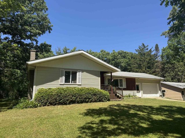 4529 E Palakwia Drive, Janesville, WI 53546