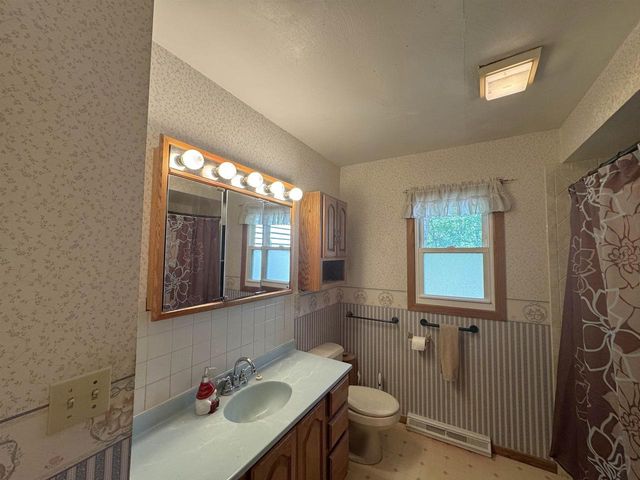 4529 E Palakwia Drive, Janesville, WI 53546