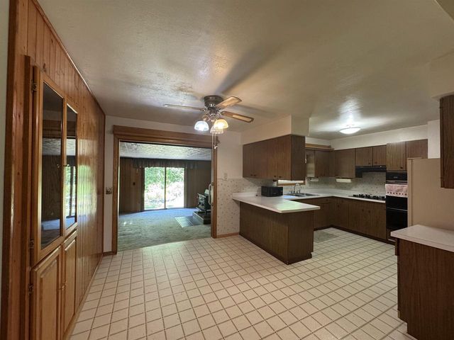 4529 E Palakwia Drive, Janesville, WI 53546