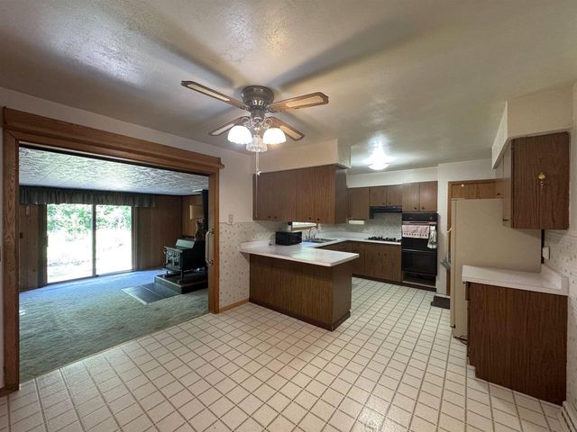 4529 E Palakwia Drive, Janesville, WI 53546