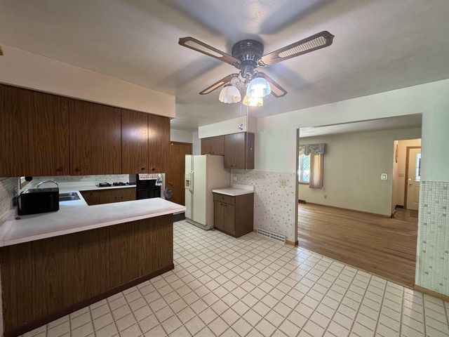4529 E Palakwia Drive, Janesville, WI 53546