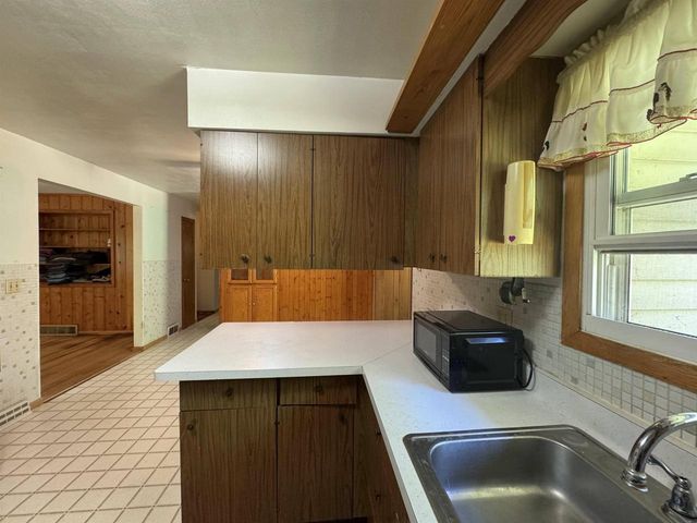 4529 E Palakwia Drive, Janesville, WI 53546