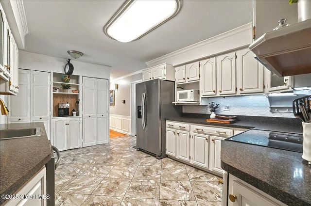 122 Dahlia Street, Rotterdam, NY 12306