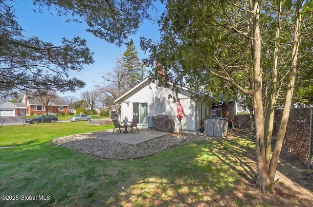 122 Dahlia Street, Rotterdam, NY 12306