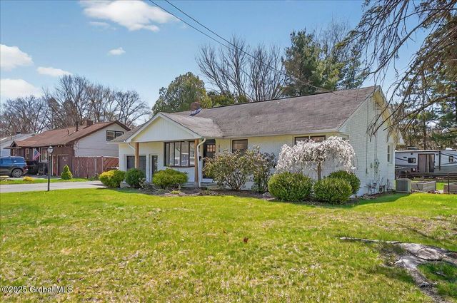 122 Dahlia Street, Rotterdam, NY 12306