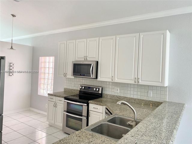 15627 SW 16th Ct 0, Pembroke Pines, FL 33027