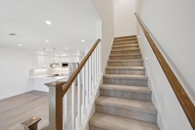 1373 W Middlefield Road, Mountain View, CA 94043