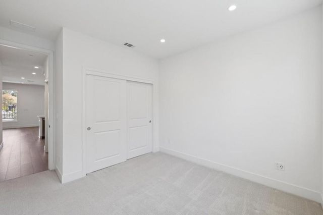 1373 W Middlefield Road, Mountain View, CA 94043