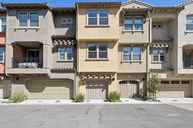 1373 W Middlefield Road, Mountain View, CA 94043