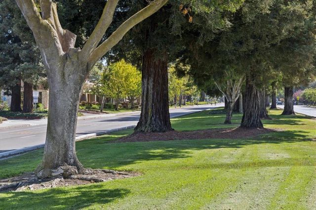 1373 W Middlefield Road, Mountain View, CA 94043