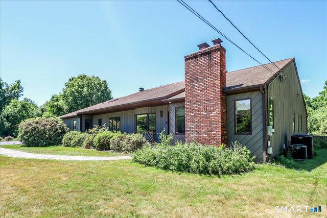 31 Pole Bridge Road, Newtown, CT 06482