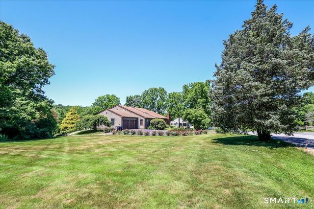 31 Pole Bridge Road, Newtown, CT 06482