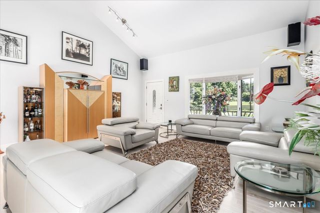 31 Pole Bridge Road, Newtown, CT 06482