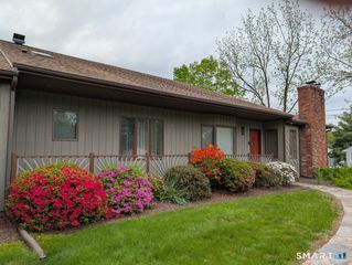 31 Pole Bridge Road, Newtown, CT 06482