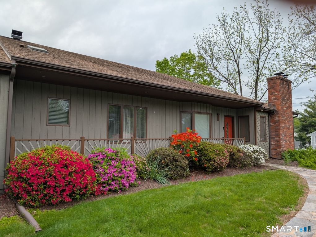 31 Pole Bridge Road, Newtown, CT 06482