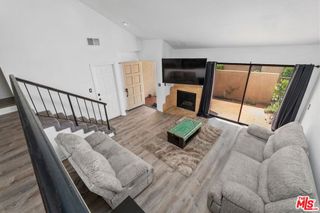 18415 Collins Street F, Tarzana, CA 91356