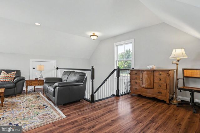 16081 PURCELLVILLE RD, Hillsboro, VA 20132