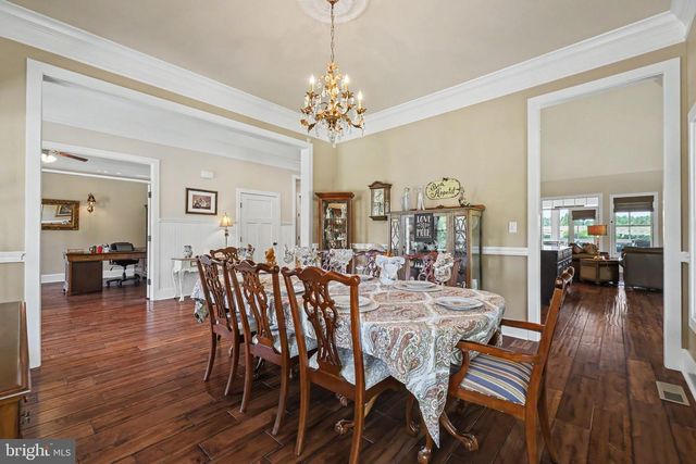 16081 PURCELLVILLE RD, Hillsboro, VA 20132