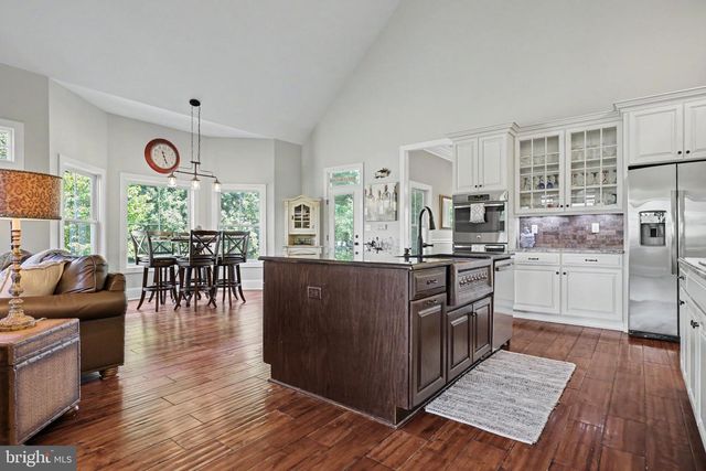 16081 PURCELLVILLE RD, Hillsboro, VA 20132