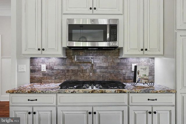 16081 PURCELLVILLE RD, Hillsboro, VA 20132