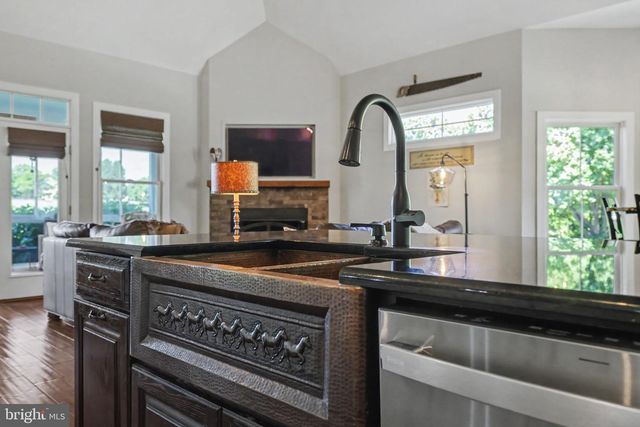 16081 PURCELLVILLE RD, Hillsboro, VA 20132