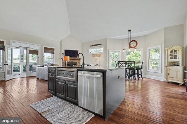 16081 PURCELLVILLE RD, Hillsboro, VA 20132