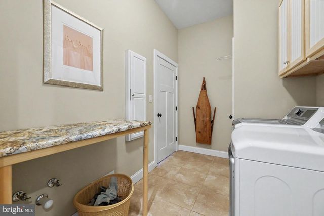 16081 PURCELLVILLE RD, Hillsboro, VA 20132