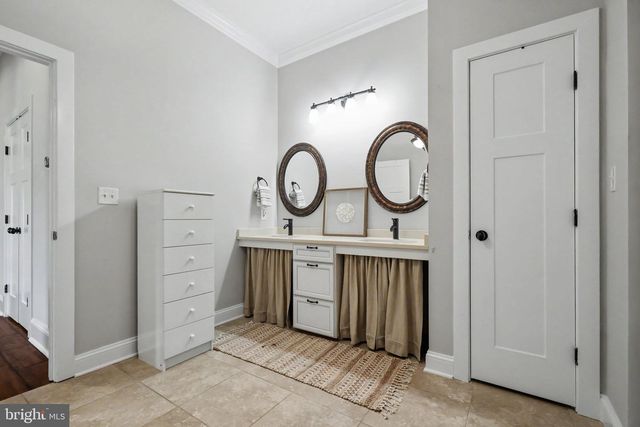 16081 PURCELLVILLE RD, Hillsboro, VA 20132