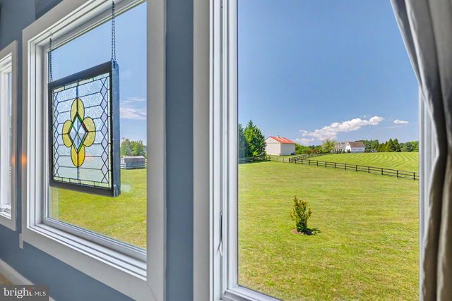 16081 PURCELLVILLE RD, Hillsboro, VA 20132