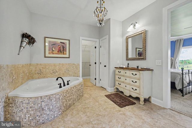 16081 PURCELLVILLE RD, Hillsboro, VA 20132