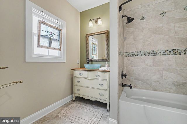 16081 PURCELLVILLE RD, Hillsboro, VA 20132