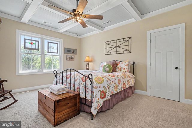 16081 PURCELLVILLE RD, Hillsboro, VA 20132