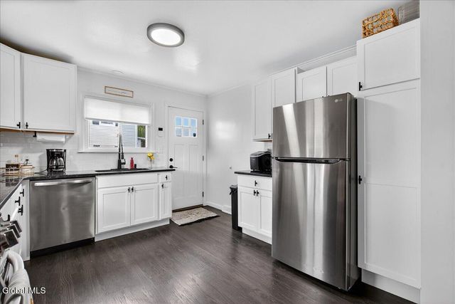 4 Sunset View Avenue, Brunswick, NY 12180