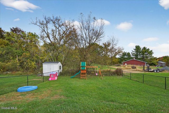 4 Sunset View Avenue, Brunswick, NY 12180