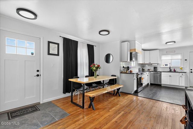 4 Sunset View Avenue, Brunswick, NY 12180