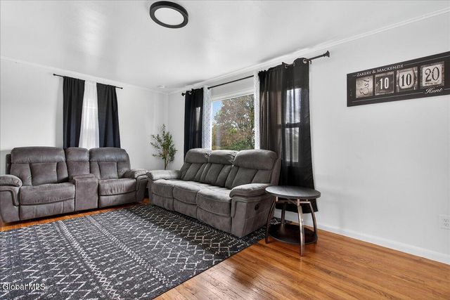 4 Sunset View Avenue, Brunswick, NY 12180