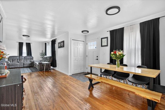 4 Sunset View Avenue, Brunswick, NY 12180