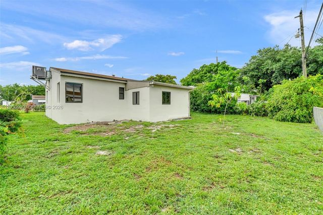 2651 Fletcher Ct, Hollywood, FL 33020