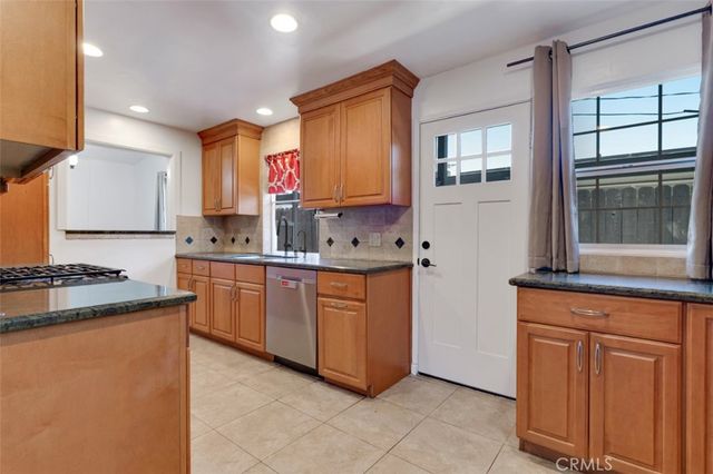 18027 Hatton Street, Reseda, CA 91335