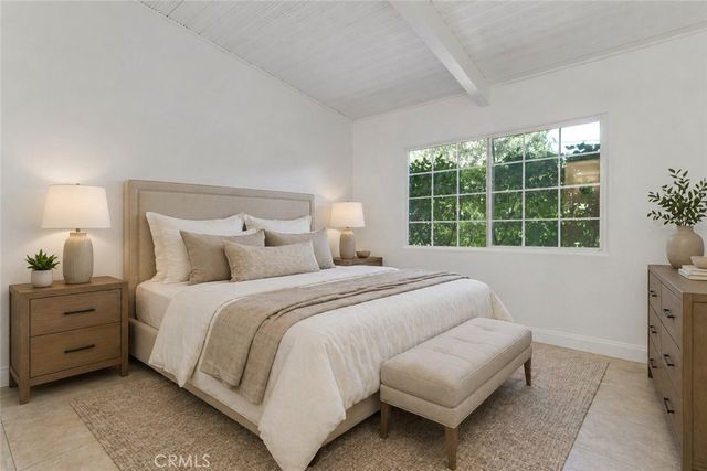 18027 Hatton Street, Reseda, CA 91335