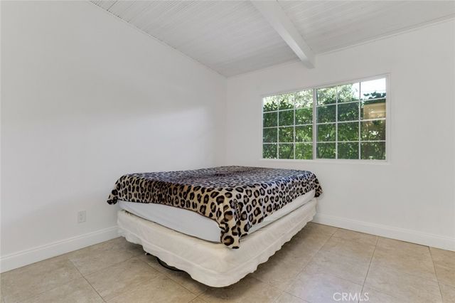 18027 Hatton Street, Reseda, CA 91335