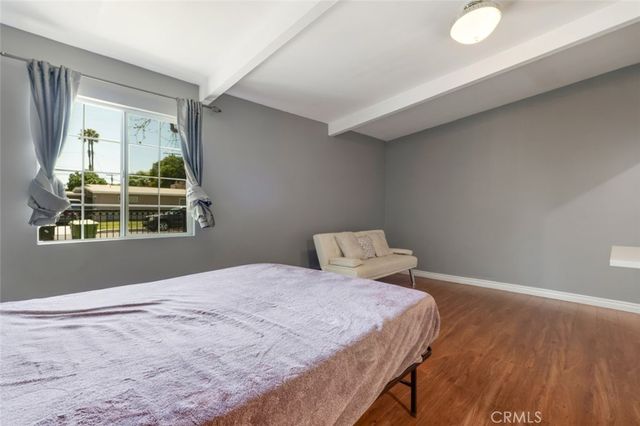18027 Hatton Street, Reseda, CA 91335