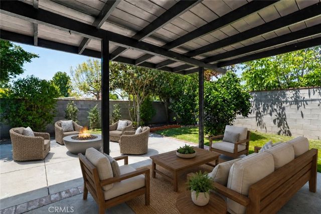 18027 Hatton Street, Reseda, CA 91335