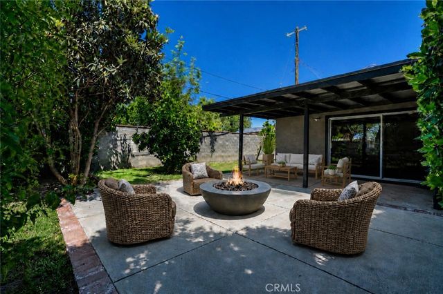18027 Hatton Street, Reseda, CA 91335